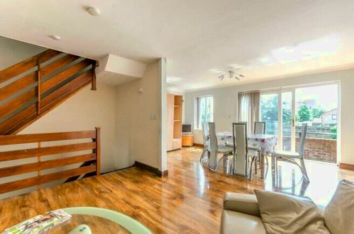 4 Bedroom House To Rent In Plymouth Wharf, Cubitt Town, E14