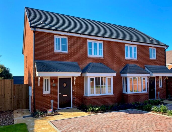3 Bedroom Semi-Detached House To Rent In Chittenden Avenue, Seaford BN25