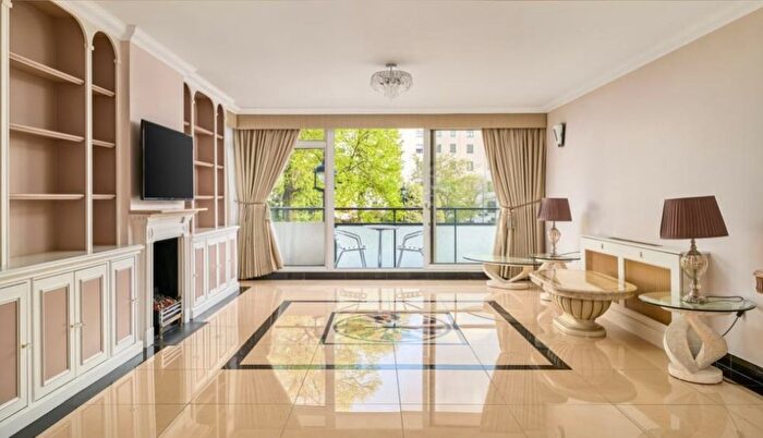 3 Bedroom Flat For Sale In Sussex Square, London, W2