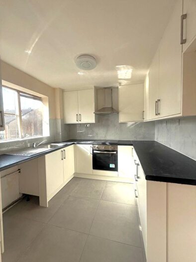 2 Bedroom Flat To Rent In Kilberry Close, Isleworth, TW7
