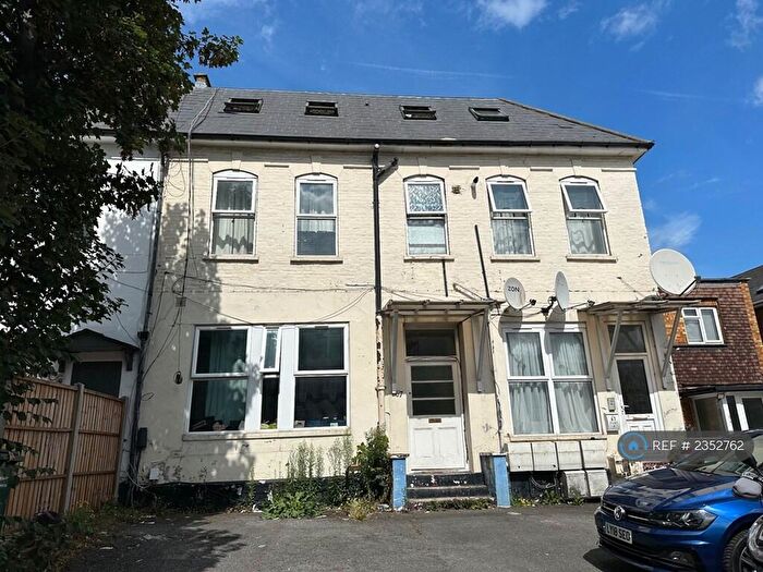 2 Bedroom Flat To Rent In Finchley Lane, London, NW4