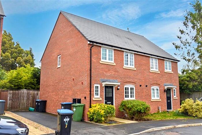 3 Bedroom Semi Detached House To Rent In Bedroom Semi Detached House In Diggs Close, Cawston, CV23