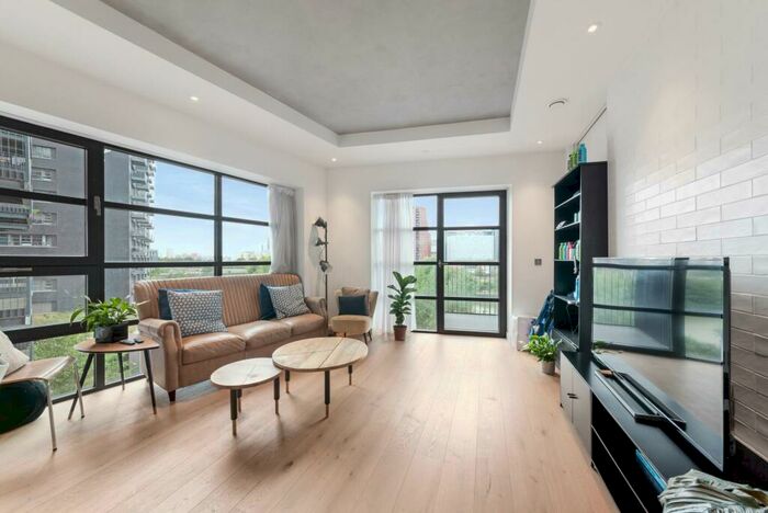 3 Bedroom Apartment To Rent In Astell House, London City Island, London, E14