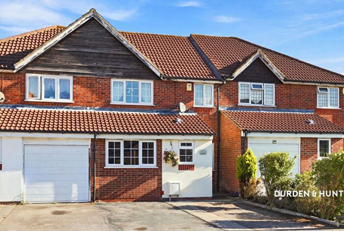3 Bedroom Terraced House For Sale In Hove Close, Grays, RM17