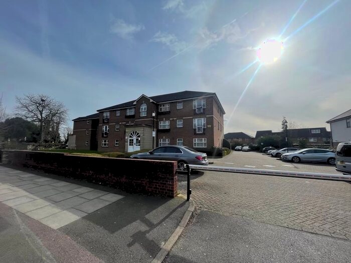 2 Bedroom Flat To Rent In Bedroom, Bathroom, Top Floor Apartment, With Parking Mill Hill, NW7