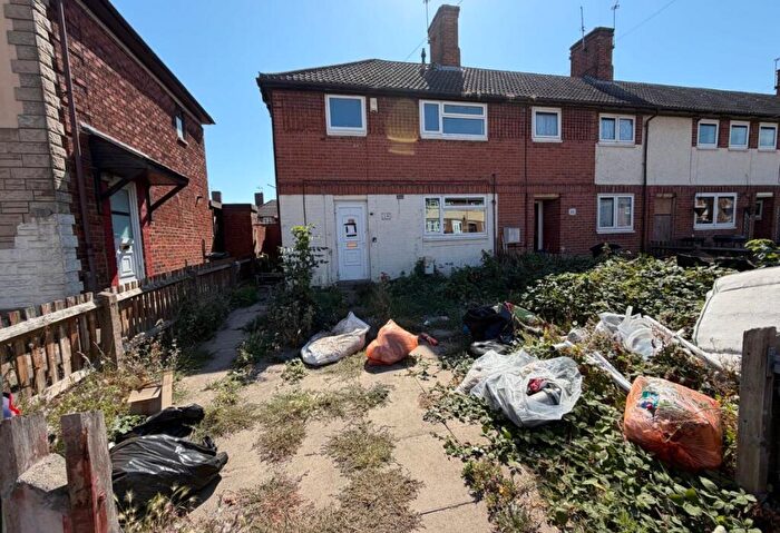 2 Bedroom Town House For Sale In Aneford Road, Northfields, Leicester, LE4