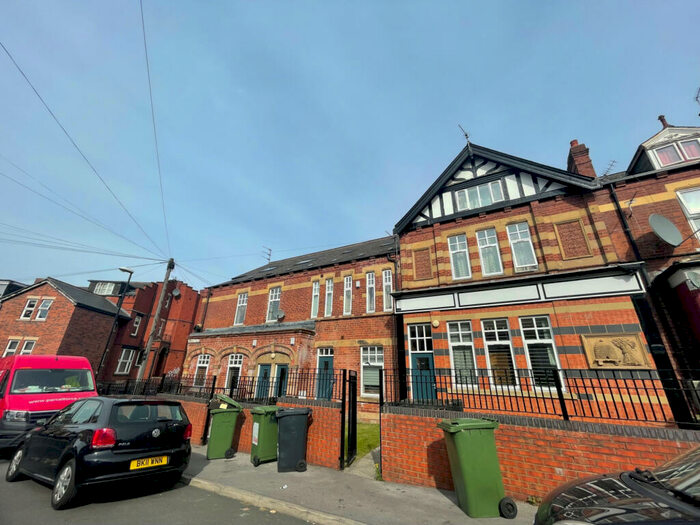 5 Bedroom Duplex To Rent In Brudenell Avenue, Leeds, West Yorkshire, LS6