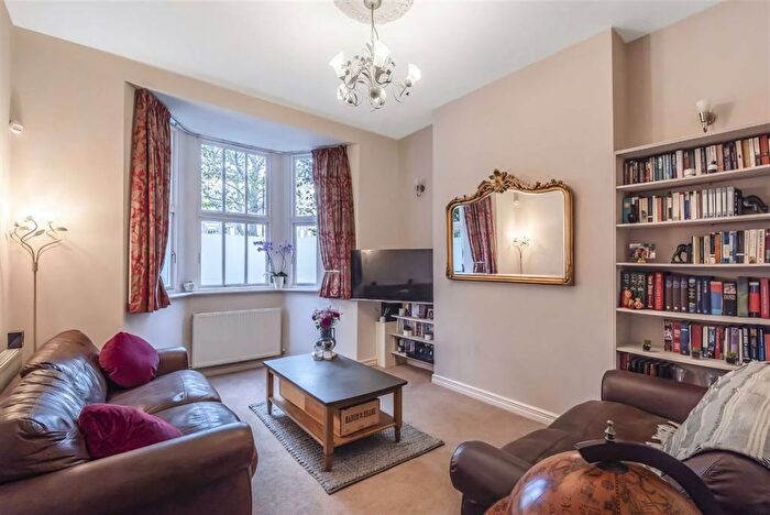 3 Bedroom Flat To Rent In Corfield Street, London, E2