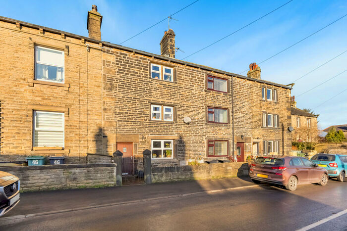 3 Bedroom Terraced House To Rent In Paris Road, Scholes, Holmfirth, HD9