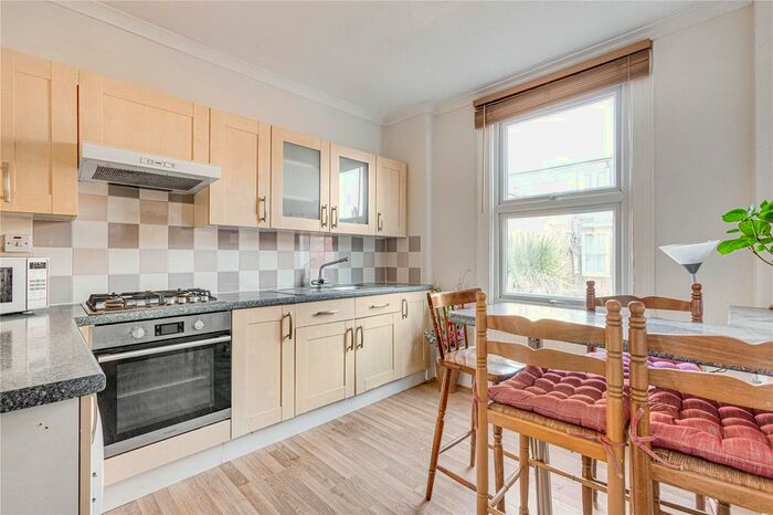 3 Bedroom Flat To Rent In Netherford Road, Clapham Town, SW4