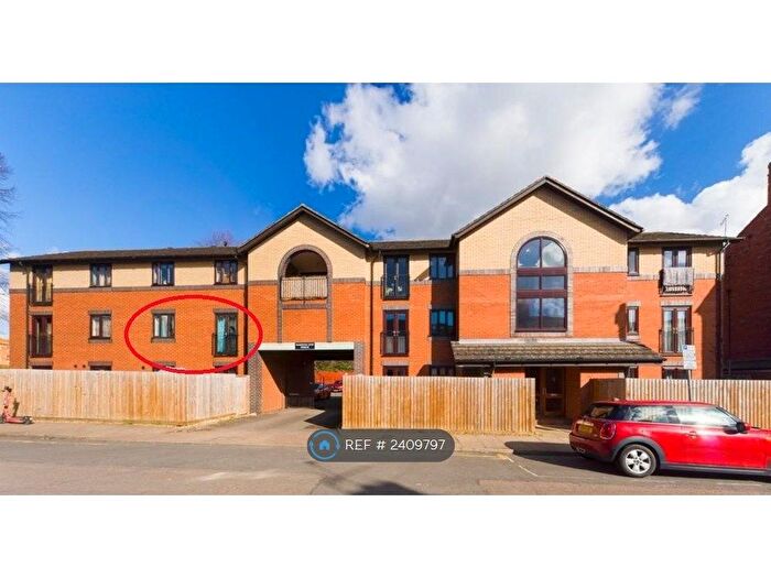 1 Bedroom Flat To Rent In Palmerston Court, Northampton, NN1