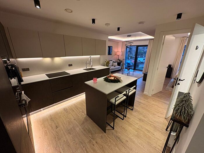 1 Bedroom Flat To Rent In Blantyre Street, M15