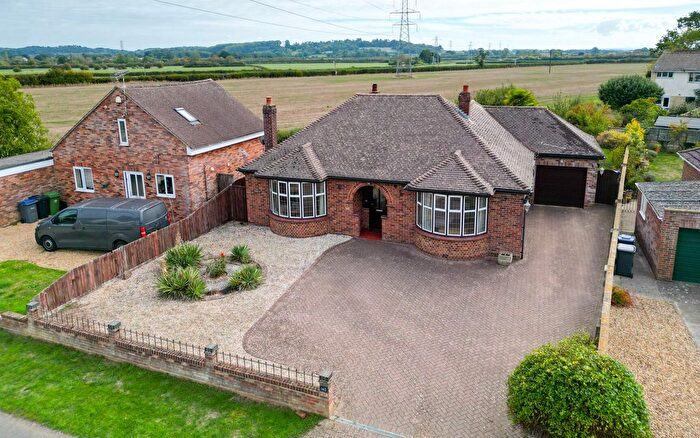 4 Bedroom Detached Bungalow For Sale In Woodrow Road, Melksham, SN12
