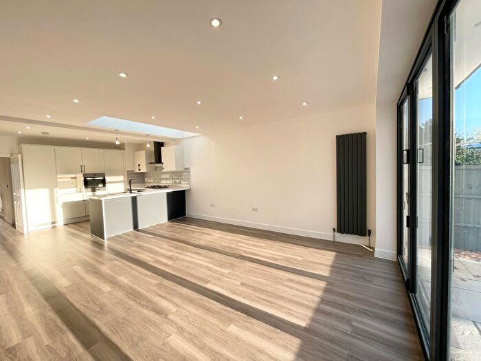 4 Bedroom House To Rent In Thurloe Gardens, RM1