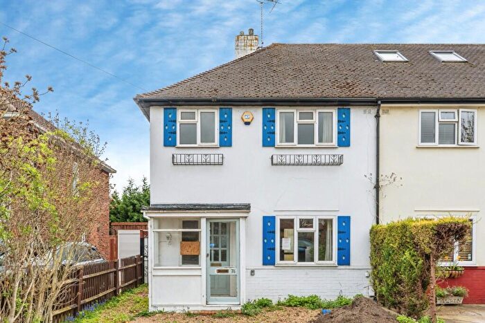 3 Bedroom Semi-Detached House For Sale In Bridge Road, Chertsey, Surrey, KT16