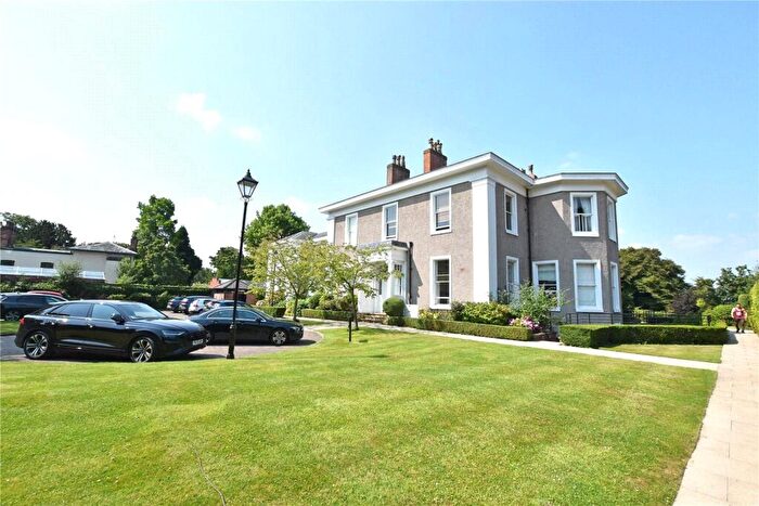 2 Bedroom Apartment For Sale In Wilmslow Road, Didsbury, M20