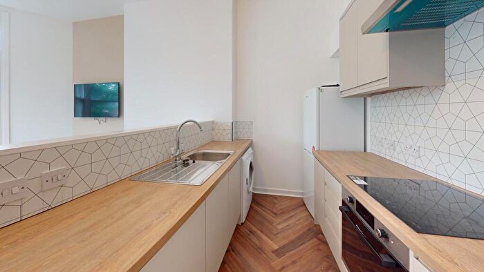 3 Bedroom House To Rent In Hyde Terrace, Leeds, LS2