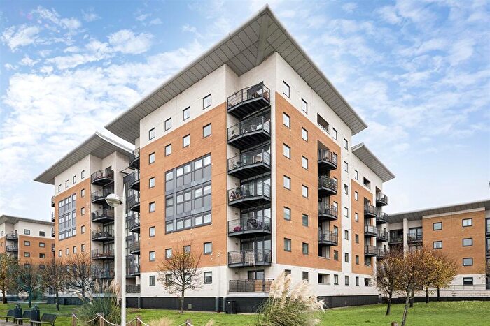 3 Bedroom Apartment To Rent In Sheerness Mews, E16