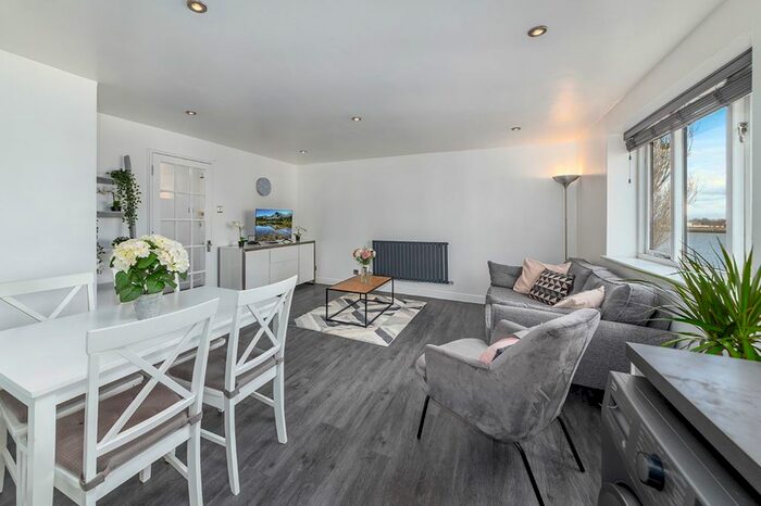 2 Bedroom Flat To Rent In Harlinger Street, London, SE18