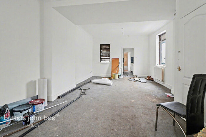 3 Bedroom End Of Terrace House For Sale In Portland Street Stoke-On-Trent, ST1