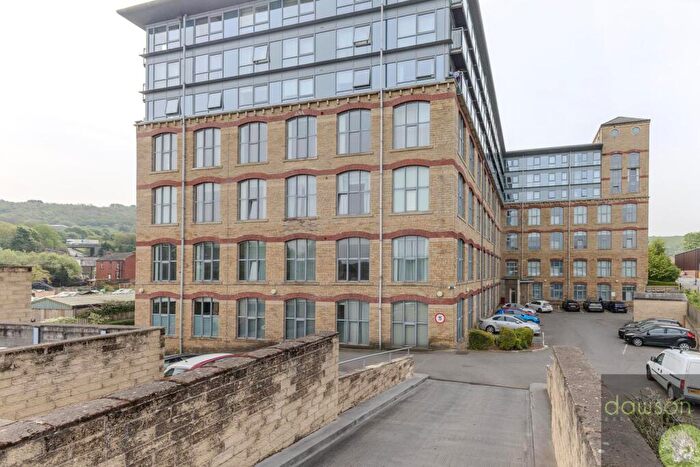 2 Bedroom Apartment To Rent In Dewsbury Road, Elland, HX5
