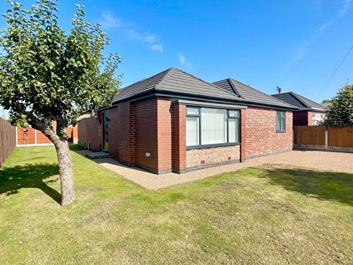 2 Bedroom Bungalow For Sale In Park Close, Westwoodside, Doncaster, DN9