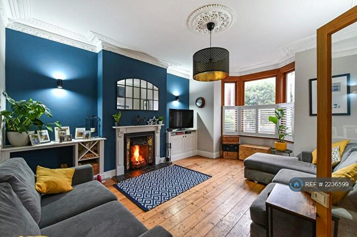 5 Bedroom Semi-Detached House To Rent In Victoria Grove, Southsea, PO5