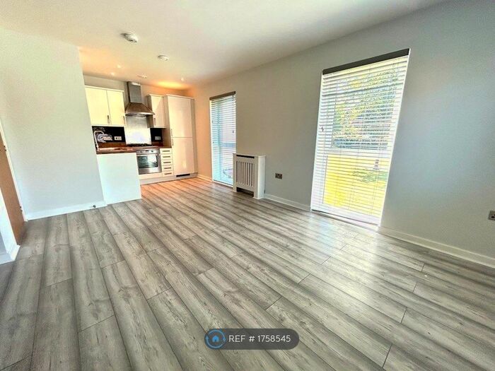 1 Bedroom Flat To Rent In Sheen Gardens, Manchester, M22