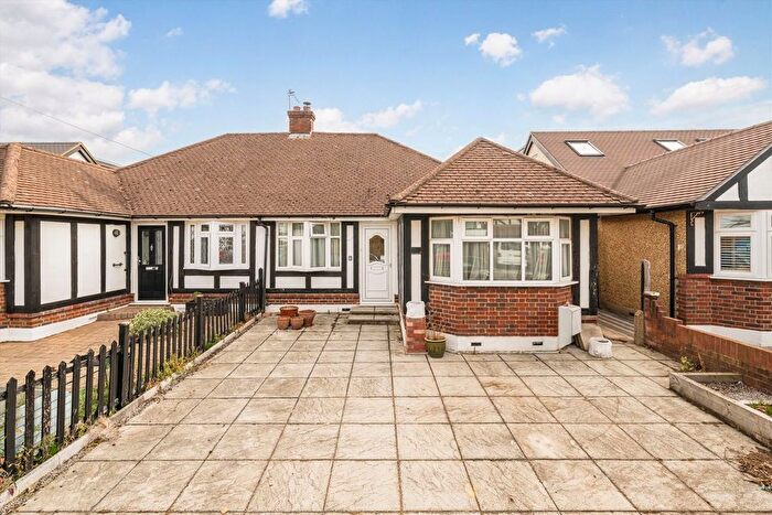 3 Bedroom Terraced House For Sale In The Ridge, Twickenham, TW2