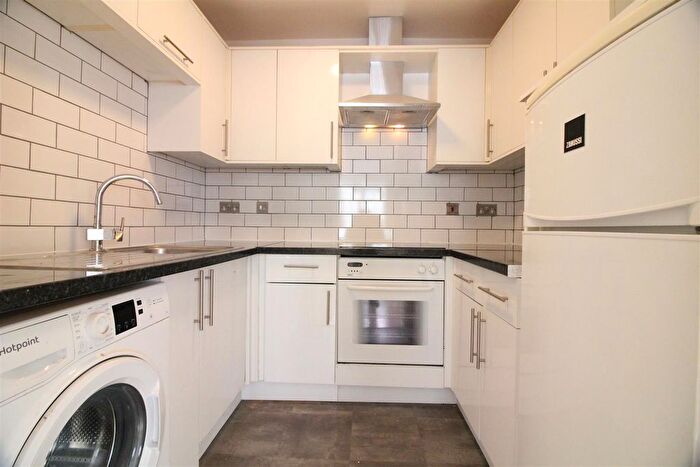 2 Bedroom Property To Rent In Warwick Road, West Drayton, UB7