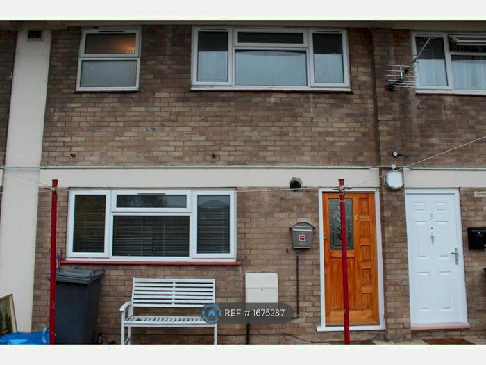 2 Bedroom Maisonette To Rent In Sandland Close, Dunstable, LU6