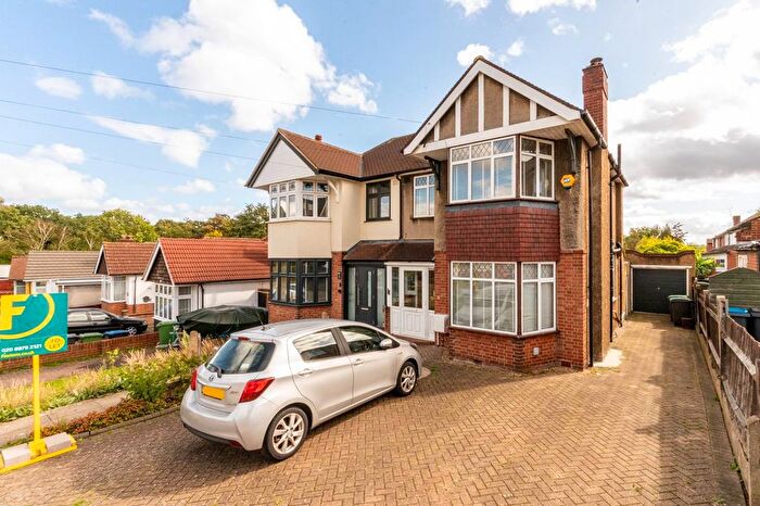 3 Bedroom Semi-Detached House To Rent In Elm Close, Surbiton, KT5
