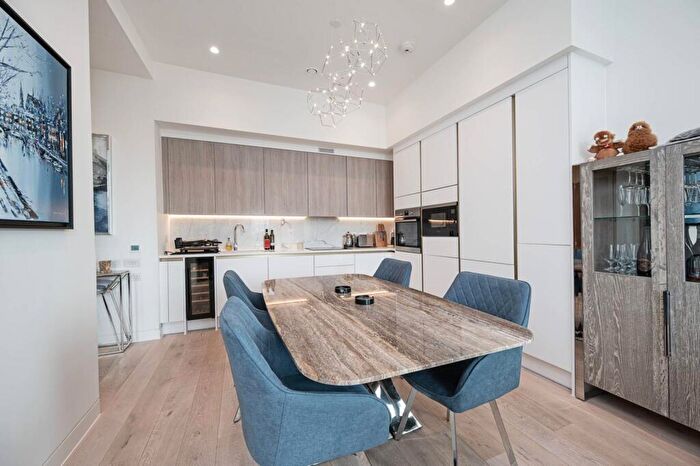 2 Bedroom Flat To Rent In City Road, Old Street, London, EC1V