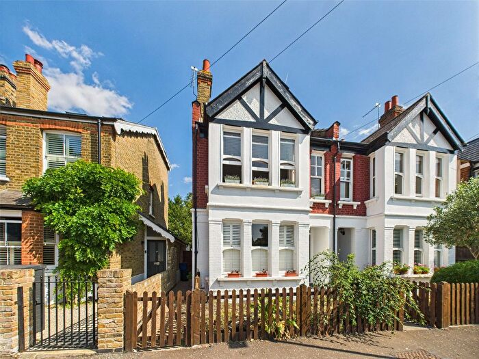 2 Bedroom Flat To Rent In Sunnyside Road, Teddington, TW11