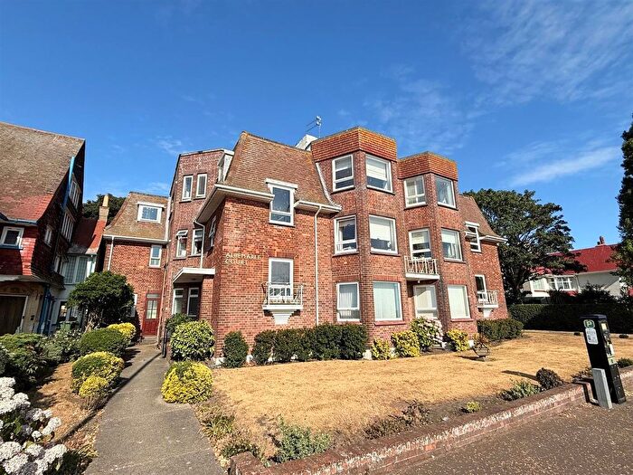 2 Bedroom Flat For Sale In North Drive, Great Yarmouth, NR30