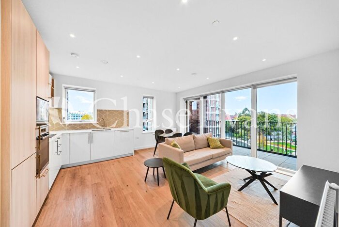 2 Bedroom Flat To Rent In Mary Neuner Road, Clarendon, Hornsey, London, N8