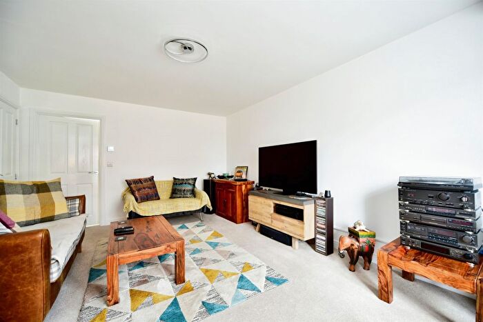 3 Bedroom Semi-Detached House For Sale In Whiteley Field Lane, Sheffield, S6
