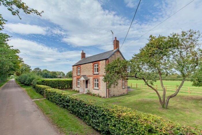 2 Bedroom Cottage To Rent In Tusmore Road, Cottisford, NN13