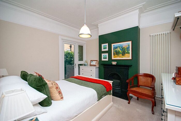 2 Bedroom Flat To Rent In Avenue Terrace, Westcliff-On-Sea, SS0