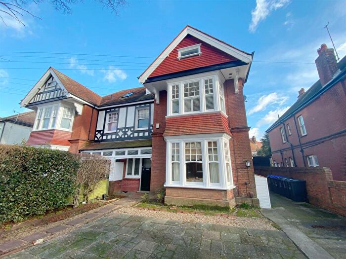 1 Bedroom Flat To Rent In Shakespeare Road, Worthing, BN11