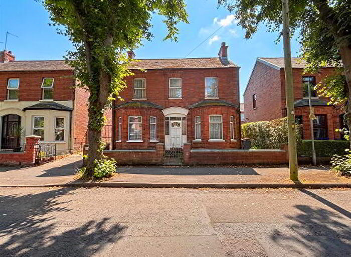 4 Bedroom Detached House For Sale In Linden Gardens, Belfast, BT14