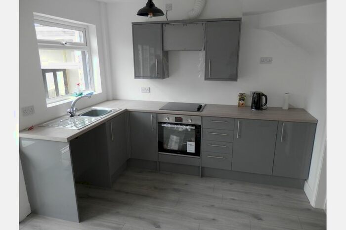 3 Bedroom Semi-Detached House To Rent In Westhill Road, Kings Norton, Birmingham, B38