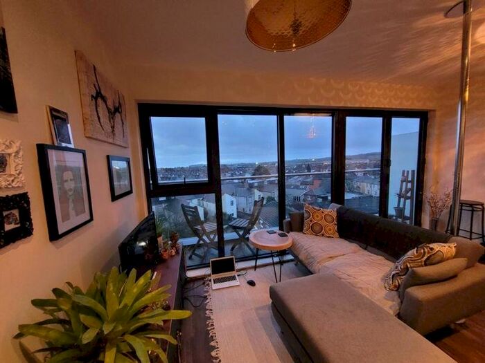 1 Bedroom Apartment To Rent In Wellington House Lewis St Cardiff, CF11