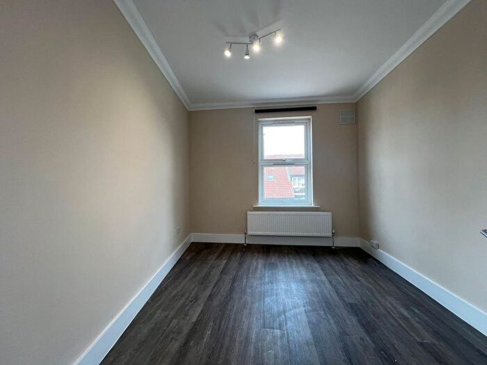2 Bedroom Flat To Rent In Town Road, London, N9