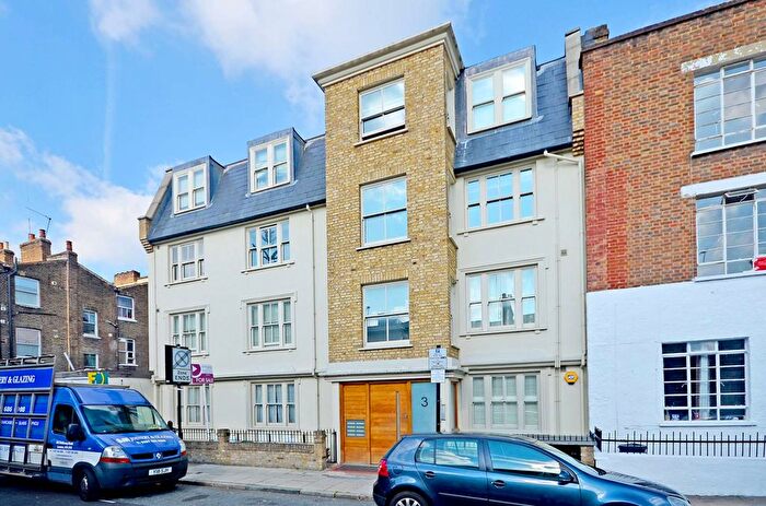 2 Bedroom Flat To Rent In Alexander Road, Upper Holloway, London, N19