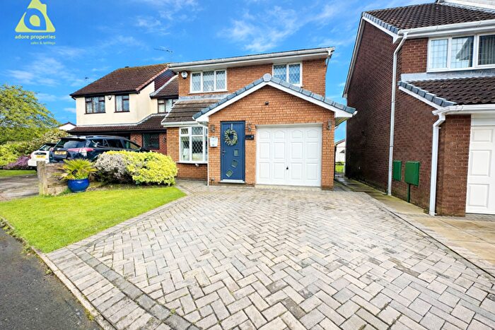 3 Bedroom Detached House For Sale In Park Meadow, Westhoughton, BL5