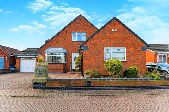 3 Bedroom Detached Bungalow For Sale In Red House Farm, Hedon, Hull, HU12