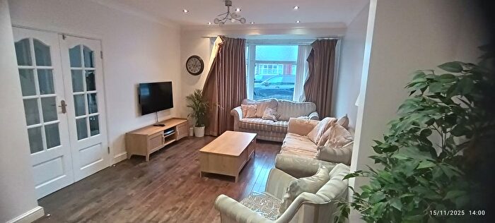 3 Bedroom Semi Detached House To Rent In Craven Gardens, Ilford, IG6