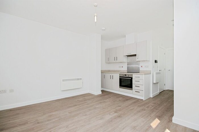 1 Bedroom Flat For Sale In Newsom Place, St. Albans, AL1