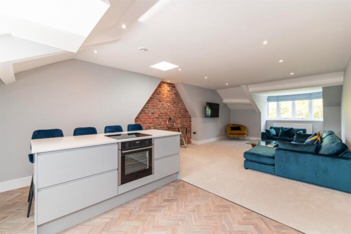 2 Bedroom Flat To Rent In West Avenue, Gosforth, Newcastle Upon Tyne, NE3